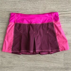 Lululemon athletic skirt in great pre-loved condition!